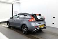 USED 2019 19 VOLVO V40 2.0 T2 R-DESIGN EDITION 5d 121 BHP 