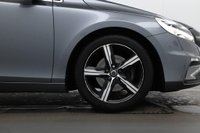 USED 2019 19 VOLVO V40 2.0 T2 R-DESIGN EDITION 5d 121 BHP 