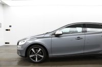 USED 2017 17 VOLVO V40 2.0 T3 R-DESIGN 5d 150 BHP 