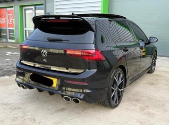 2022 VOLKSWAGEN GOLF}